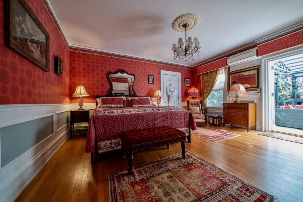 The Melange Inn เฮนเดอร์สันวิลล์ ภายนอก รูปภาพ