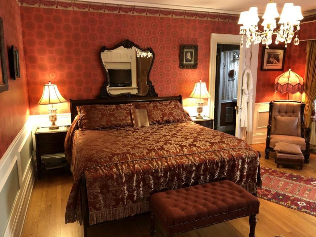 The Melange Inn เฮนเดอร์สันวิลล์ ภายนอก รูปภาพ