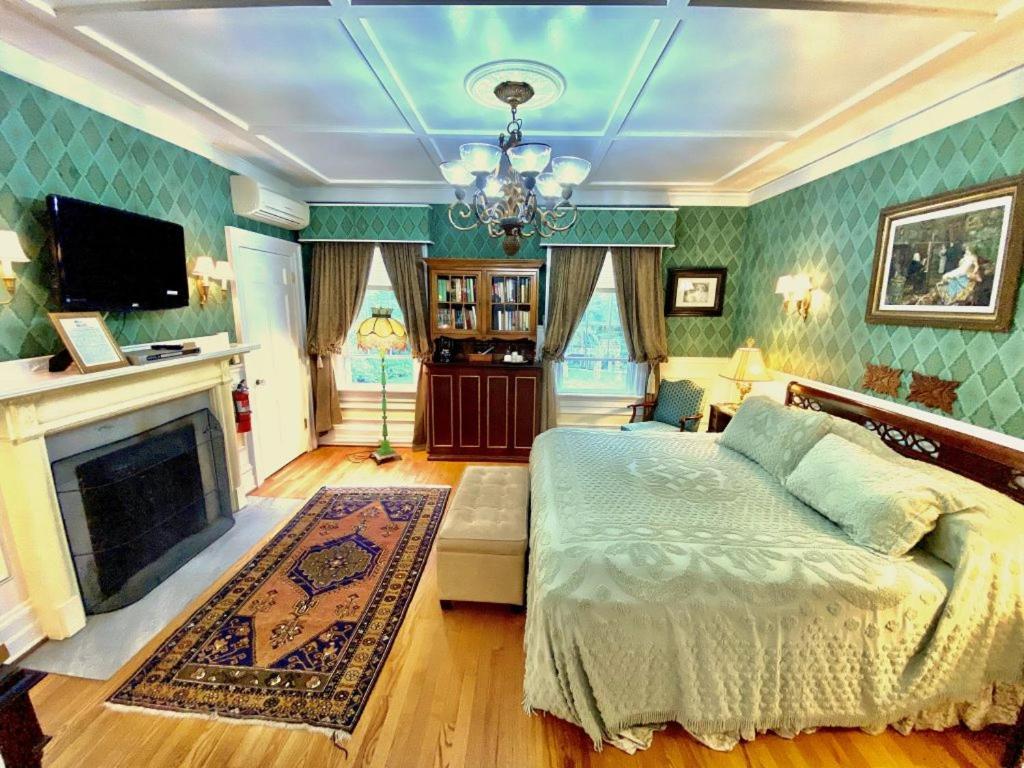 The Melange Inn เฮนเดอร์สันวิลล์ ภายนอก รูปภาพ
