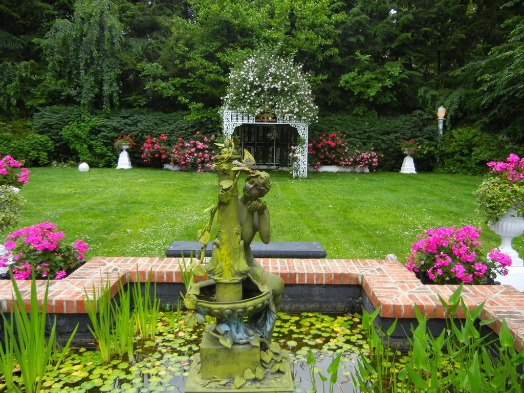 The Melange Inn เฮนเดอร์สันวิลล์ ภายนอก รูปภาพ